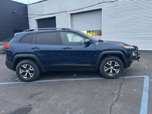 Used 2018 Jeep Cherokee Trailhawk w/ Comfort/Convenience Group image 6