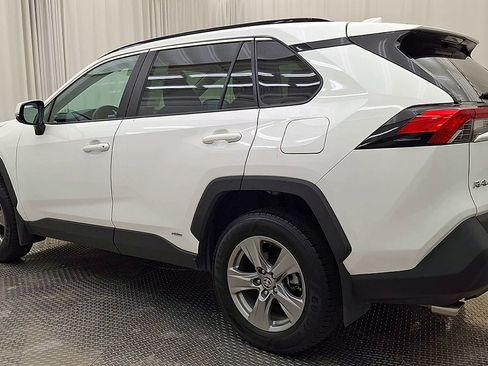 Certified 2022 Toyota RAV4 XLE w/ Convenience Package AWD/4WD image 13