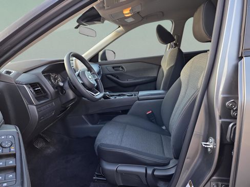 Used 2021 Nissan Rogue S image 11