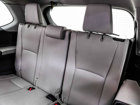 Used 2024 Toyota Grand Highlander AWD image 19