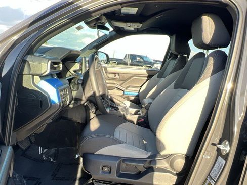 Used 2025 Toyota Tacoma TRD Off-Road image 18