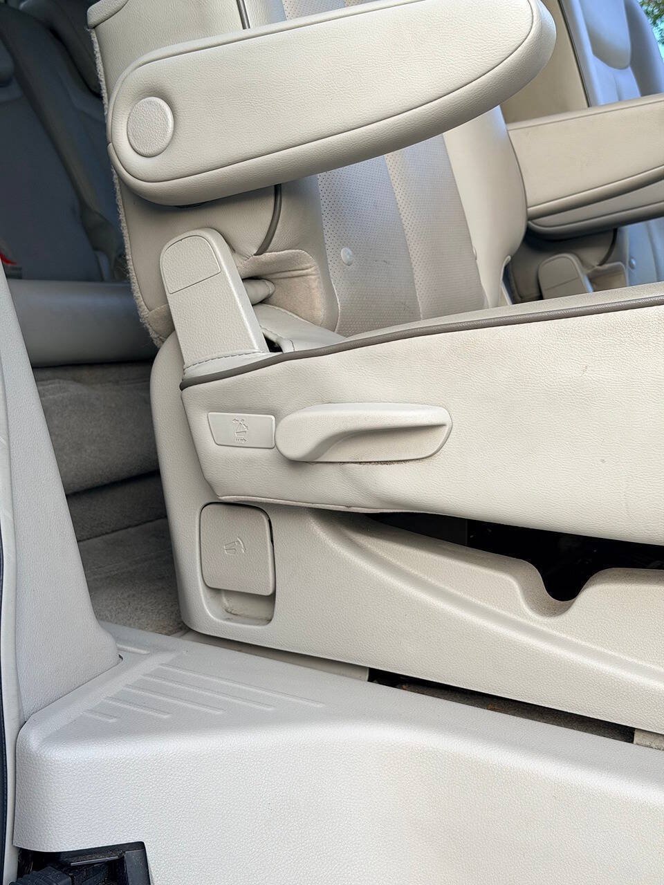 Used 2015 Nissan Quest SV w/ Leather Package FWD image 64