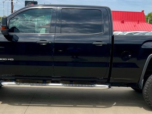 Used 2015 GMC Sierra 2500 4x4 Crew Cab w/ Sierra Convenience Package image 4
