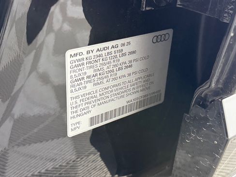 Certified 2025 Audi Q3 2.0T Premium Plus w/ Premium Plus Package image 22