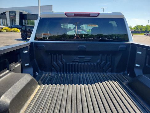 Used 2024 Chevrolet Silverado 1500 Custom Trail Boss w/ LPO, Dark Essentials Package AWD/4WD image 9