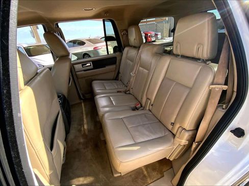 Used 2013 Ford Expedition XLT image 21