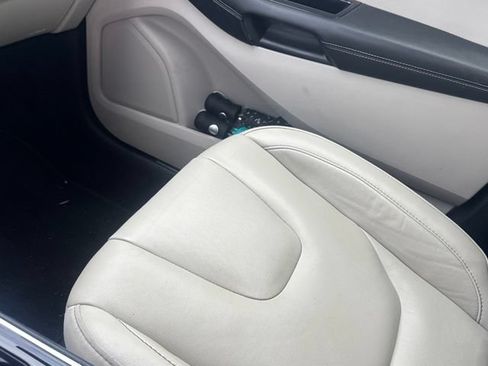 Used 2019 Ford Edge Titanium FWD image 17