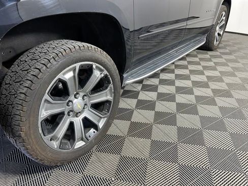Used 2019 Chevrolet Suburban Premier AWD/4WD image 6