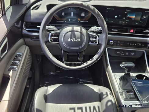 Certified 2026 Kia Carnival FWD image 16