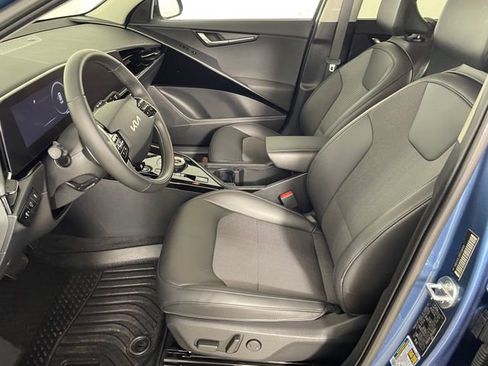 Used 2024 Kia Niro Wind w/ Wind Preserve Package FWD image 2