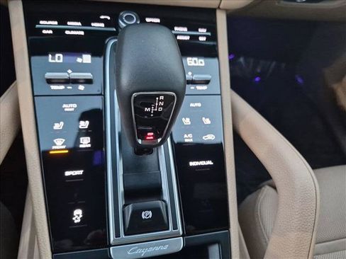 Used 2023 Porsche Cayenne Platinum Edition AWD/4WD image 12