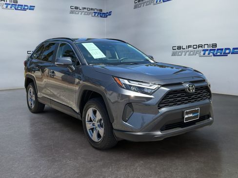Used 2025 Toyota RAV4 XLE AWD/4WD image 3