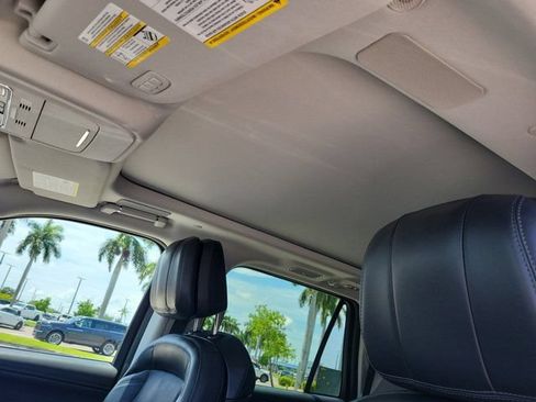 Certified 2025 Lincoln Navigator L Reserve AWD/4WD image 28