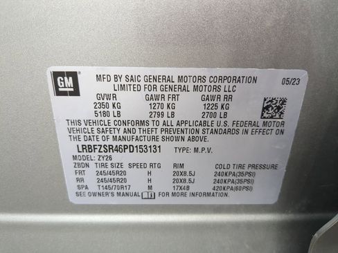 Used 2023 Buick Envision Avenir AWD/4WD image 32