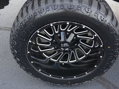 Used 2018 GMC Sierra 1500 SLT AWD/4WD image 11
