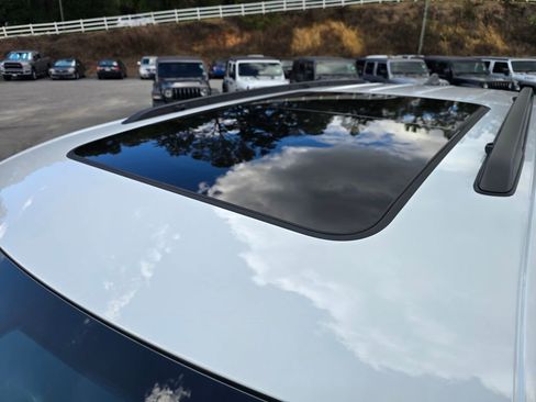 New 2025 Jeep Grand Cherokee L Limited image 21