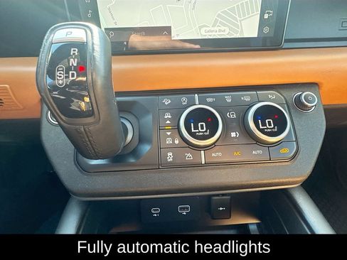 Used 2023 Land Rover Defender 110 X-Dynamic SE AWD/4WD image 17