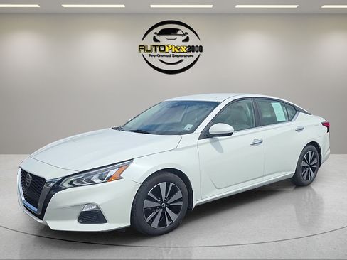 Used 2021 Nissan Altima 2.5 SV FWD image 3