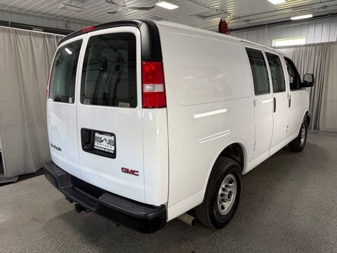 Used 2023 GMC Savana 2500 w/ Driver Convenience Package image 4