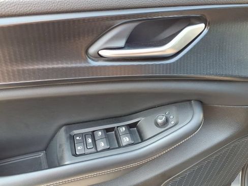 Used 2023 Jeep Grand Cherokee Altitude AWD/4WD image 13