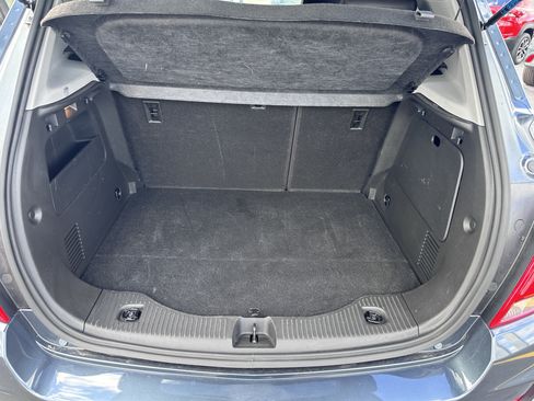 Used 2022 Chevrolet Trax LT w/ LT Convenience Package image 12