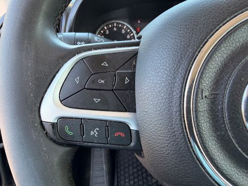 Used 2023 Jeep Renegade Altitude AWD/4WD image 19