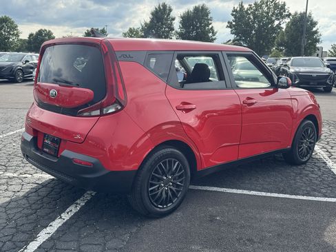 Used 2020 Kia Soul LX FWD image 13