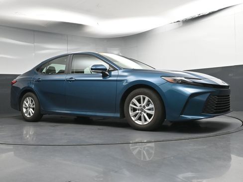 Certified 2025 Toyota Camry LE w/ Convenience Package image 25