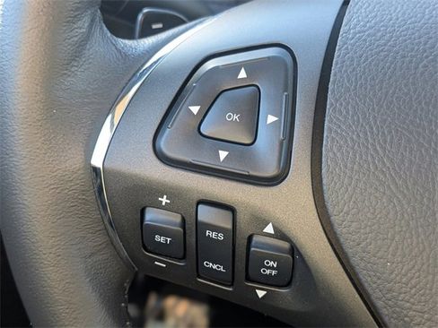 Used 2014 Lincoln MKT FWD image 25