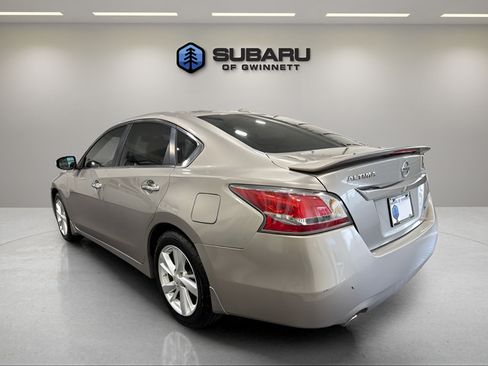 Used 2014 Nissan Altima 2.5 SL w/ Technology Package FWD image 3