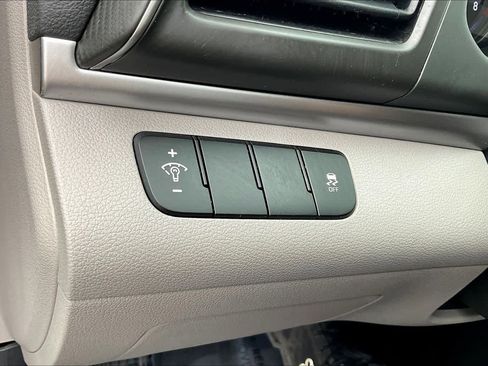 Used 2019 Hyundai Elantra SE image 37