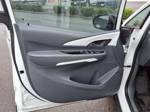 Used 2018 Chevrolet Bolt LT image 8
