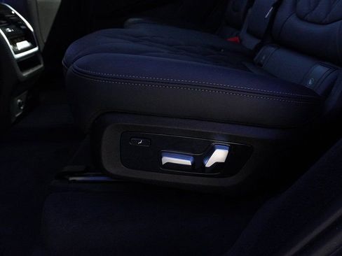 Used 2023 BMW X7 xDrive40i w/ Parking Assistance Package image 34