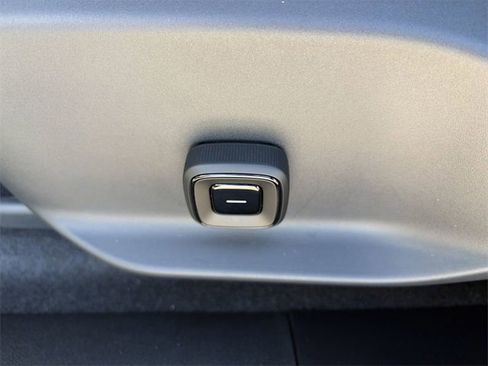 Used 2026 Volvo EX30 Cross Country Ultra image 21