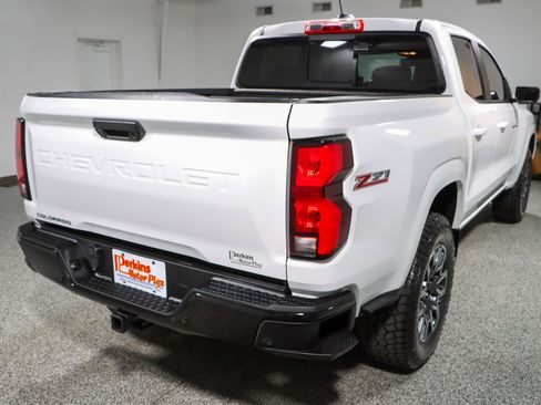 Used 2024 Chevrolet Colorado Z71 w/ Z71 Convenience Package 2 AWD/4WD image 7