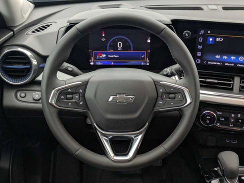 New 2026 Chevrolet Trax LT w/ Driver Confidence Package FWD image 23