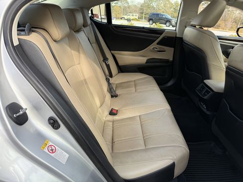 Used 2019 Lexus ES 350 Ultra Luxury image 40