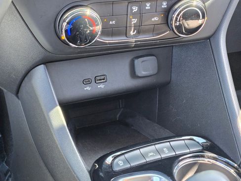 Used 2025 Buick Encore GX Preferred FWD image 27