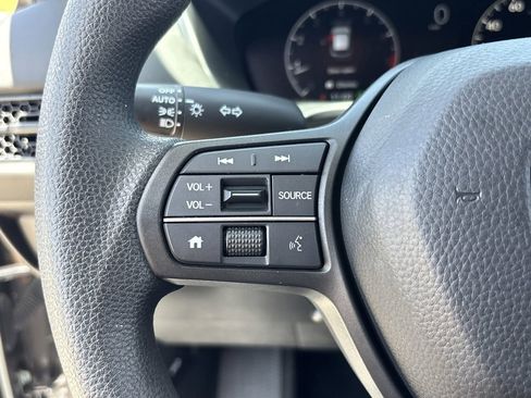 Certified 2025 Honda HR-V LX image 25