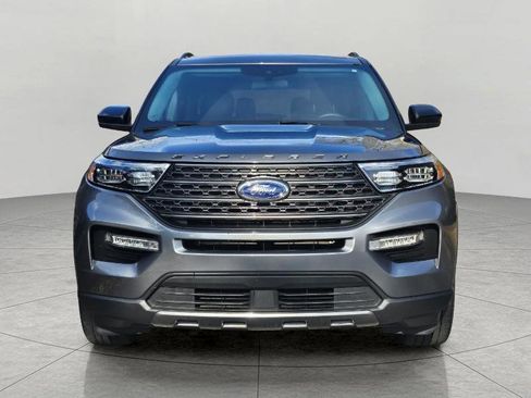 Used 2022 Ford Explorer XLT w/ Equipment Group 202A image 3