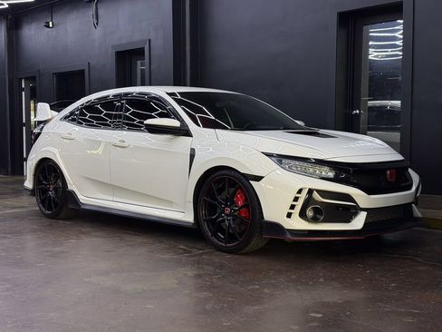 Used 2018 Honda Civic Type R image 10