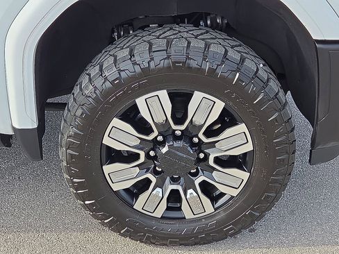 Used 2024 GMC Sierra 2500 Denali w/ Denali Reserve Package image 7