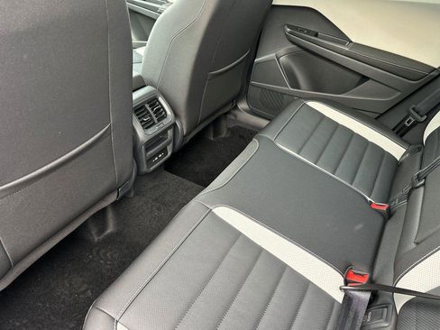 New 2026 Volkswagen Taos SEL image 11