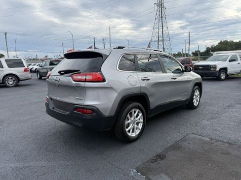 Used 2016 Jeep Cherokee Latitude w/ Comfort/Convenience Group FWD image 5
