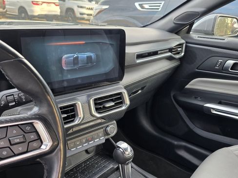 Used 2024 Ford Mustang Premium image 5
