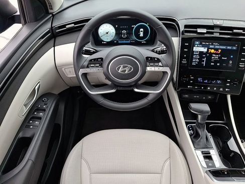 Used 2023 Hyundai Tucson SEL w/ Convenience Package image 2