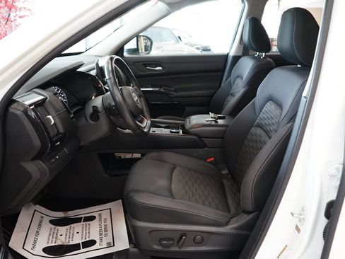 Used 2022 Nissan Pathfinder SV AWD/4WD image 26