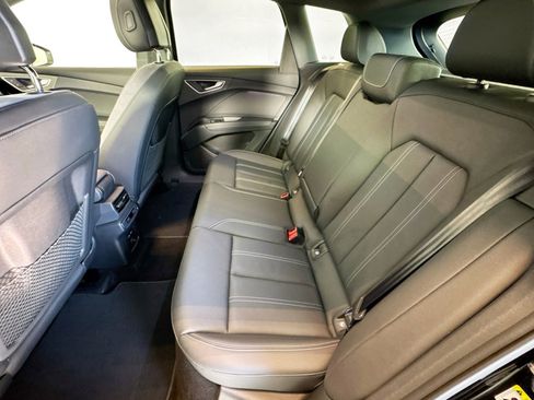 Used 2024 Audi Q4 e-tron Premium Plus w/ Premium Plus image 23