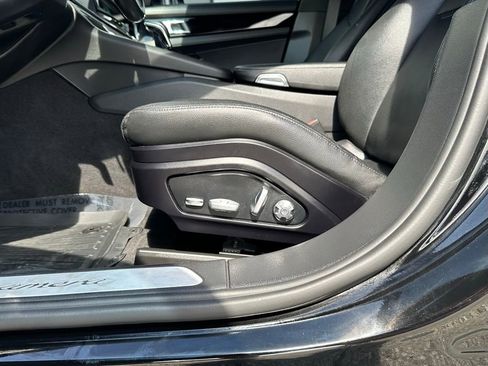 Used 2019 Porsche Panamera image 18