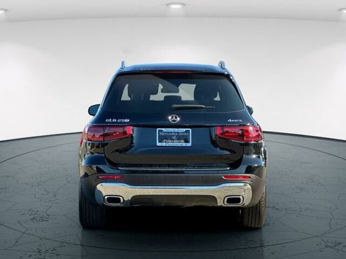 Used 2025 Mercedes-Benz GLB 250 GLB 250 4D Sport Utility 4MATI image 6